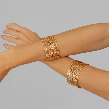 Pulseira bracelete Flowers dourado