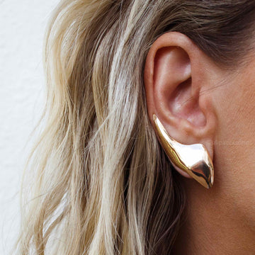 Brinco ear cuff liso orgânico dourado