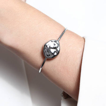 Pulseira bracelete oval orgânico com banho de ródio branco