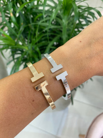 Pulseira bracelete T largo liso com banho de ródio branco
