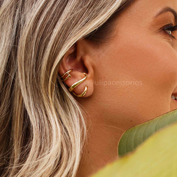 Brinco duplo liso envolvente com banho de ouro 18k