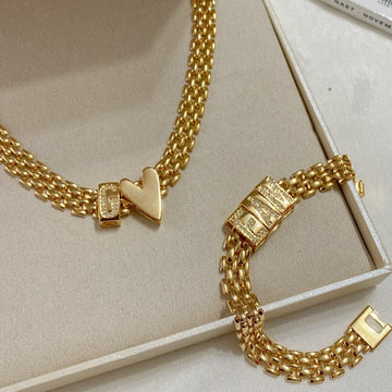 Pingente letra retangular cravejada com banho de ouro 18k