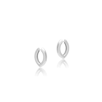 Brinco argola tubo gota P em ródio branco